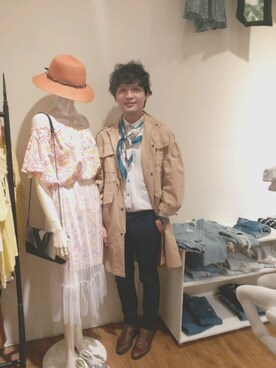 「Handmade（ハンドメイド）のアイテム（トレンチコート）」を使った、James laurentさん（メンズ・176cm）の秋コーディネート
