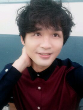 「zinif（ジニフ）のアイテム（トップス）」を使った、James laurentさん（メンズ・176cm）の秋コーディネート