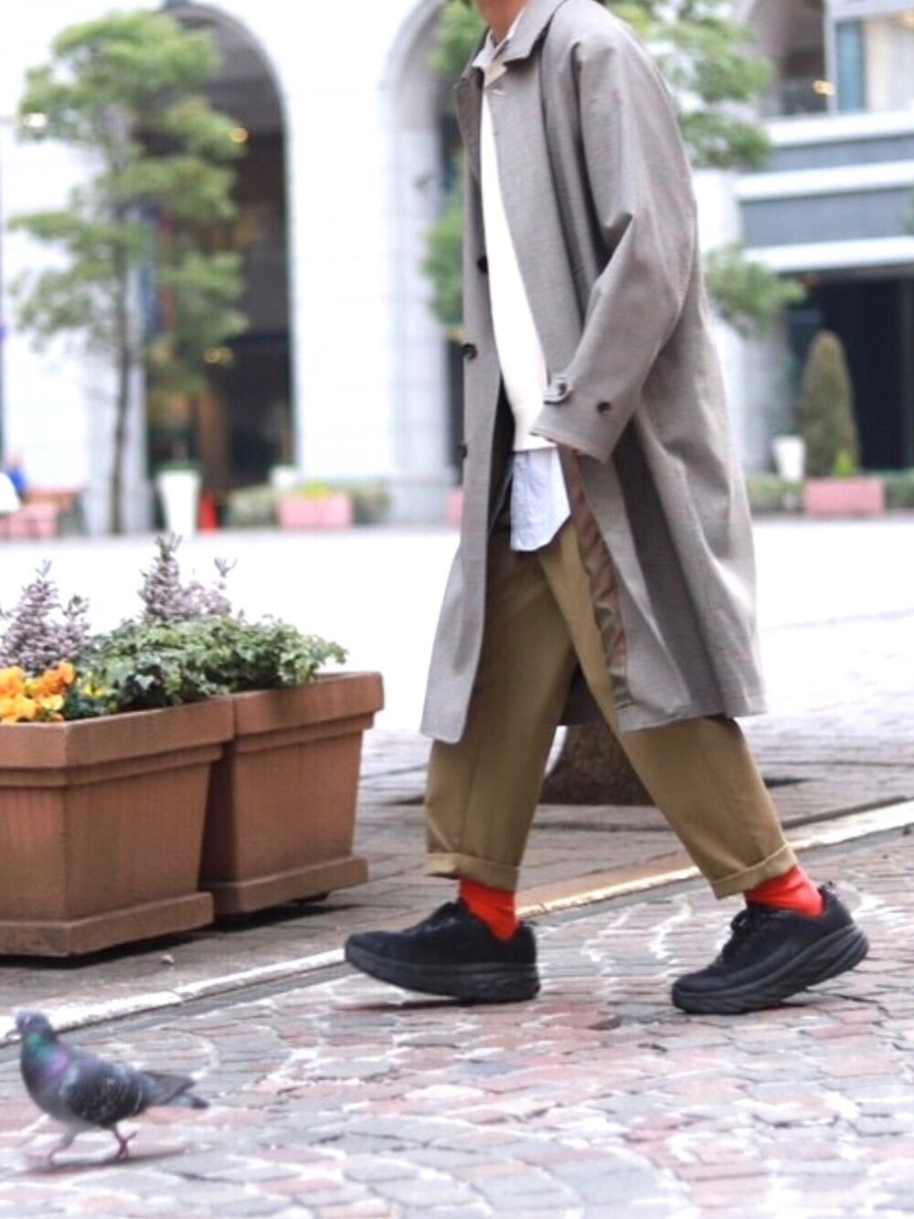 「レイヤードstyle、春、ステンカラーコート、スプリングコート、GU、UNIQLO、はるコーデ、オレンジ、ガンクラブチェック、オーバーサイズ」｜「MONKEY TIMEの＜monkey time＞ GUNCLUB CHECK STN COAT/ステンカラ―コート（ステンカラーコート、ブラウン系）」を使った、yoyo＊yoさん（メンズ・175cm）の冬コーディネートの1枚目の写真