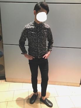 「シャツイン」｜「アイテム（スリッポン）」を使った、チョウシ・ビブジダさん（メンズ・171cm）の春コーディネート