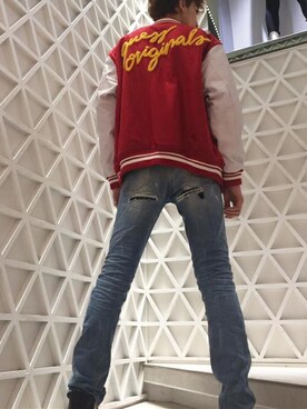 「Guess Jeans 」｜「アイテム（スタジャン）」を使った、GUESS JAPANさん（メンズ・184cm）の秋コーディネート