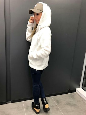 「オンライン限定」｜GUESS JAPANさん（レディース・161cm）の秋コーディネート
