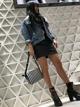 「Guess（ゲス）のアイテム（デニムジャケット）」を使った、GUESS JAPANさん（レディース・164cm）の冬コーディネート