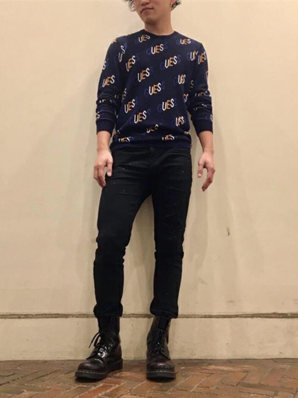 「ニット、デニム、denim、ロゴ、guess、Guess Jeans 、guessjeans」｜「GuessのGIANTS LOGO SWETER（ニット/セーター、ブルー系）」を使った、GUESS JAPANさん（メンズ・173cm）の冬コーディネートの1枚目の写真