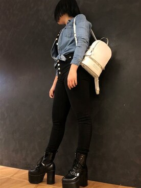「Guess（ゲス）のアイテム（キャミソール）」を使った、GUESS JAPANさん（レディース・158cm）の春コーディネート