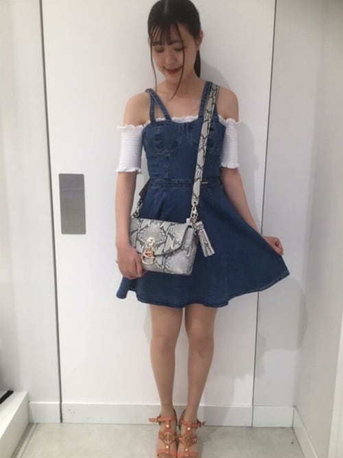 GUESS JAPANさんのコーディネート