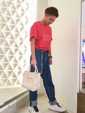 「Guess（ゲス）のアイテム（トートバッグ）」を使った、GUESS JAPANさん（メンズ・174cm）の春コーディネート