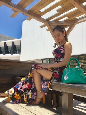 「Guess（ゲス）のアイテム（サロペット/オーバーオール）」を使った、GUESS JAPANさん（レディース・153cm）の夏コーディネート