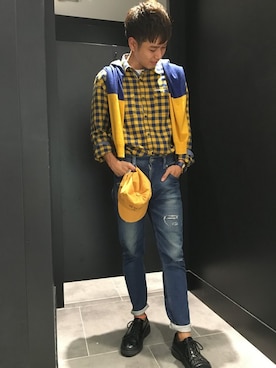 「Guess（ゲス）のアイテム（キャップ）」を使った、GUESS JAPANさん（メンズ・174cm）の秋コーディネート
