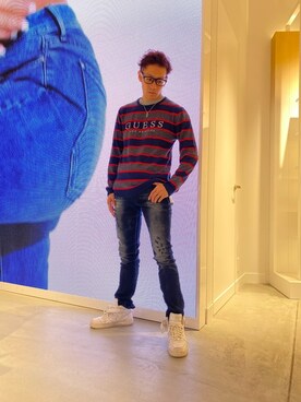 「Guess（ゲス）のアイテム（ニット/セーター）」を使った、GUESS JAPANさん（メンズ・175cm）の秋コーディネート