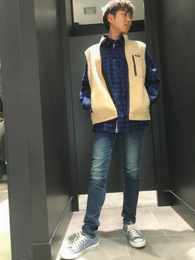 「Guess（ゲス）のアイテム（ベスト）」を使った、GUESS JAPANさん（メンズ・174cm）の秋コーディネート