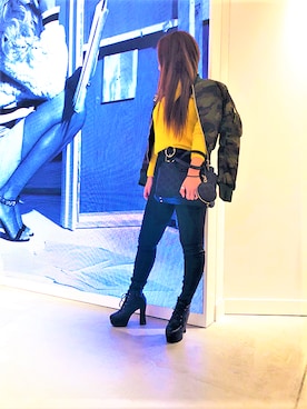 「迷彩」｜「アイテム（その他アウター）」を使った、GUESS JAPANさん（レディース・153cm）の秋コーディネート
