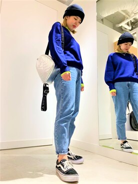 「タートルネック」｜「アイテム（バックパック/リュック）」を使った、GUESS JAPANさん（レディース・163cm）の秋コーディネート
