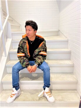 「Guess（ゲス）のアイテム（アナログ腕時計）」を使った、GUESS JAPANさん（メンズ・166cm）の秋コーディネート