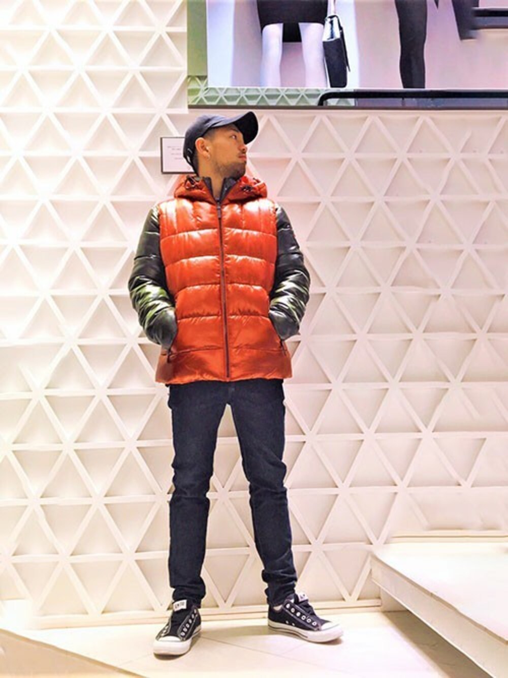 「ダウンジャケット、カジュアル、ロゴ、スポーツミックス、デニムパンツ、２ＷＡＹ、guess」｜「GuessのDOUBLE PUFFER JACKET SET（その他アウター、その他）」を使った、GUESS JAPANさん（メンズ・167cm）の冬コーディネートの1枚目の写真