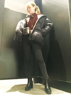 「Guess（ゲス）のアイテム（ダウンジャケット/コート）」を使った、GUESS JAPANさん（レディース・162cm）の冬コーディネート