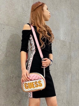「Guess（ゲス）のアイテム（アクセサリー）」を使った、GUESS JAPANさん（レディース・156cm）の冬コーディネート