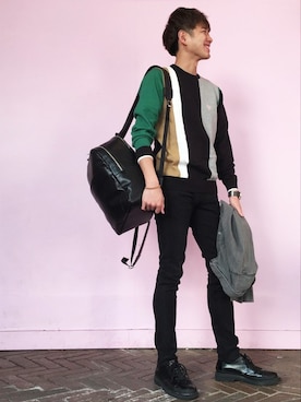 「Guess（ゲス）のアイテム（ニット/セーター）」を使った、GUESS JAPANさん（メンズ・174cm）の冬コーディネート