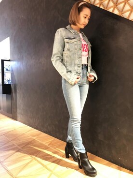 「Guess（ゲス）のアイテム（デニムジャケット）」を使った、GUESS JAPANさん（レディース・156cm）の春コーディネート