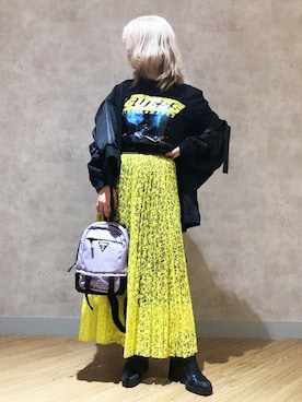 「Guess（ゲス）のアイテム（ナイロンジャケット）」を使った、GUESS JAPANさん（レディース・152cm）の春コーディネート