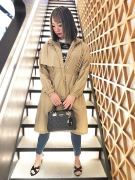 「トレンチ」｜「アイテム（その他アウター）」を使った、GUESS JAPANさん（レディース・161cm）の春コーディネート