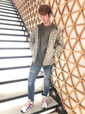 「リバーシブル」｜「アイテム（ナイロンジャケット）」を使った、GUESS JAPANさん（メンズ・170cm）の春コーディネート
