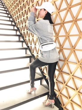 「Guess（ゲス）のアイテム（キャップ）」を使った、GUESS JAPANさん（レディース・158cm）の春コーディネート
