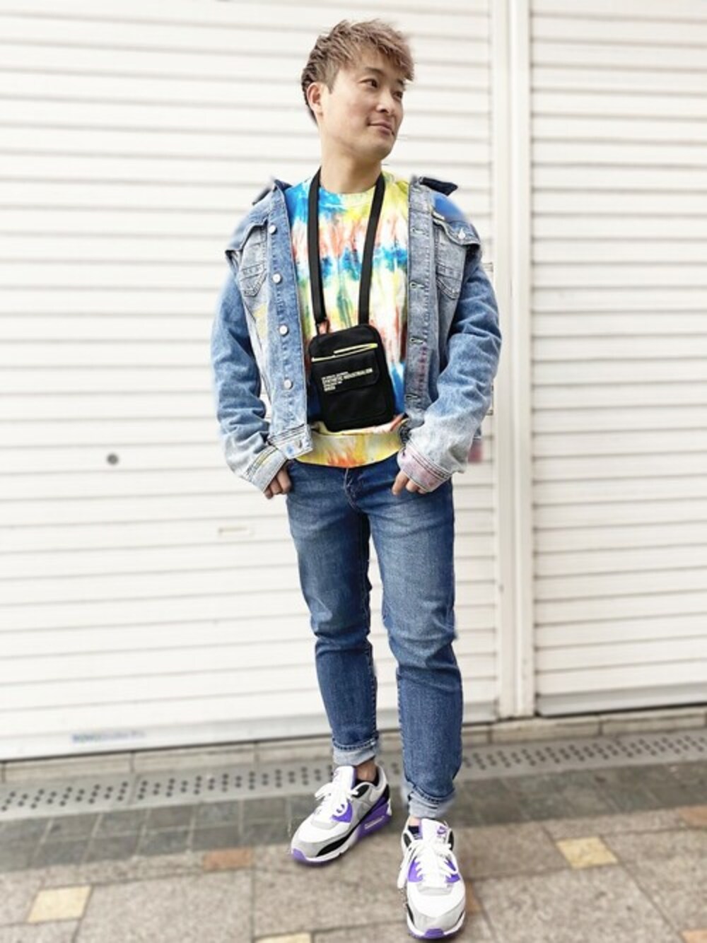 「デニム、デニムジャケット、タイダイ柄、Gジャン、タイダイ、guess、初夏、guess京都」｜「GuessのFlip Tie-Dye Crew-Neck Fleece Sweat（スウェット、その他）」を使った、GUESS JAPANさん（メンズ・168cm）の春コーディネートの1枚目の写真