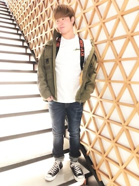 「Guess（ゲス）のアイテム（ミリタリージャケット）」を使った、GUESS JAPANさん（メンズ・170cm）の春コーディネート