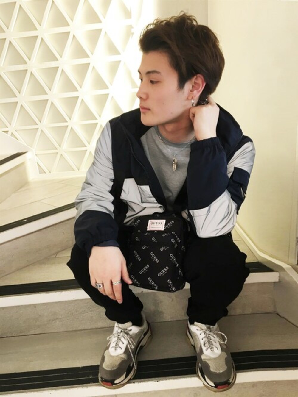 その他のスウェット、その他のナイロンジャケット、ブラック系のその他パンツを着用したレディースの夏コーディネートの1枚目の写真