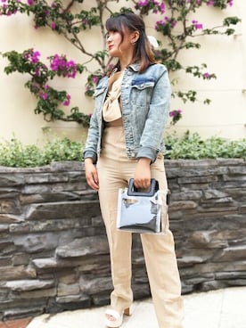 「Guess（ゲス）のアイテム（サロペット/オーバーオール）」を使った、GUESS JAPANさん（レディース・157cm）の夏コーディネート