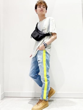 「ネオンイエロー」｜GUESS JAPANさん（メンズ・168cm）の夏コーディネート