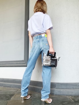 「バックロゴ」｜「アイテム（パンツ）」を使った、GUESS JAPANさん（レディース・162cm）の夏コーディネート