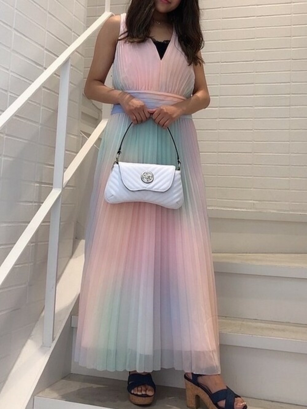 GUESS JAPANさんの「Hind Pleated Dress（Guess）」を使ったコーディネート