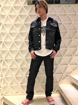 「Tシャツ×デニム」｜「アイテム（デニムジャケット）」を使った、GUESS JAPANさん（メンズ・179cm）の秋コーディネート