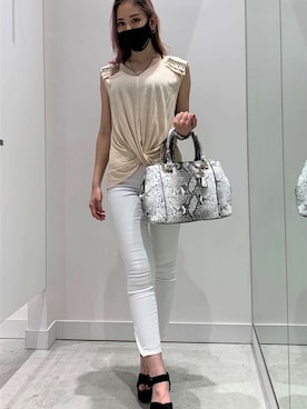 「Guess Jeans 」｜GUESS JAPANさん（レディース・156cm）の秋コーディネート