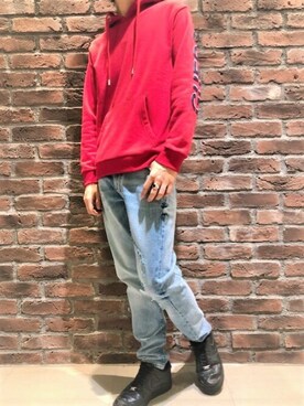 「バックロゴ」｜「アイテム（パーカー）」を使った、GUESS JAPANさん（メンズ・174cm）の冬コーディネート