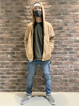 「フードコート」｜「アイテム（スウェット）」を使った、GUESS JAPANさん（メンズ・178cm）の冬コーディネート