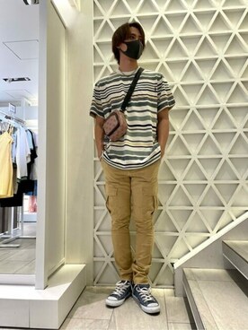 「Guess（ゲス）のアイテム（カーゴパンツ）」を使った、GUESS JAPANさん（メンズ・179cm）の夏コーディネート