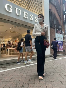 「Guess（ゲス）のアイテム（アクセサリー）」を使った、GUESS JAPANさん（レディース・170cm）の秋コーディネート