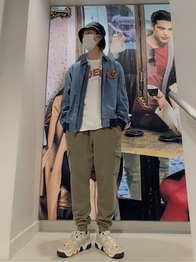 「Guess（ゲス）のアイテム（ブルゾン）」を使った、GUESS JAPANさん（メンズ・181cm）の秋コーディネート