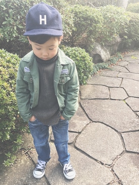 「GO TO HOLLYWOOD（ゴートゥーハリウッド）のアイテム（キャップ、ブラック系）」を使った、YAMORIさん（キッズ）の冬コーディネート