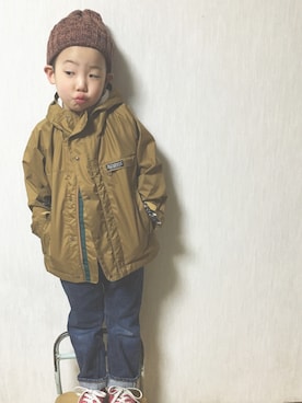 「DENIM DUNGAREE（デニムダンガリー）のアイテム（ニットキャップ/ビーニー、ブラウン系）」を使った、YAMORIさん（キッズ）の冬コーディネート