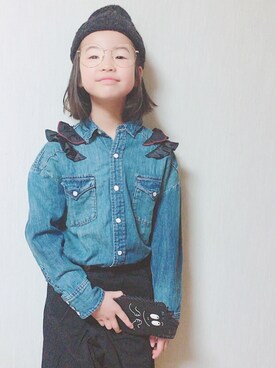 「DENIM DUNGAREE（デニムダンガリー）のアイテム（ニットキャップ/ビーニー、ブラック系）」を使った、YAMORIさん（キッズ）の冬コーディネート