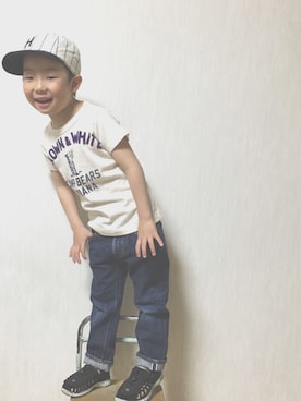 「DENIM DUNGAREE（デニムダンガリー）のアイテム（キャップ、ホワイト系）」を使った、YAMORIさん（キッズ）の春コーディネート