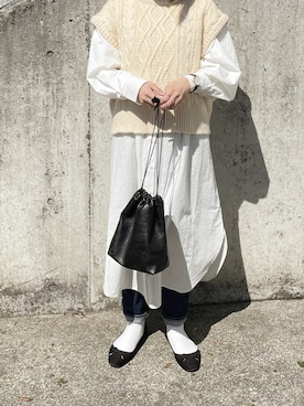 「UNIQLO（ユニクロ）のハイライズストレートジーンズ(丈標準72cm）（デニムパンツ）」を使った、sayaさん（レディース・156cm）の春コーディネート