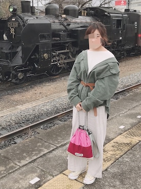 「カーキシャツ」｜「アイテム（ジャケット/アウター）」を使った、NENEさん（レディース・156cm）の春コーディネート