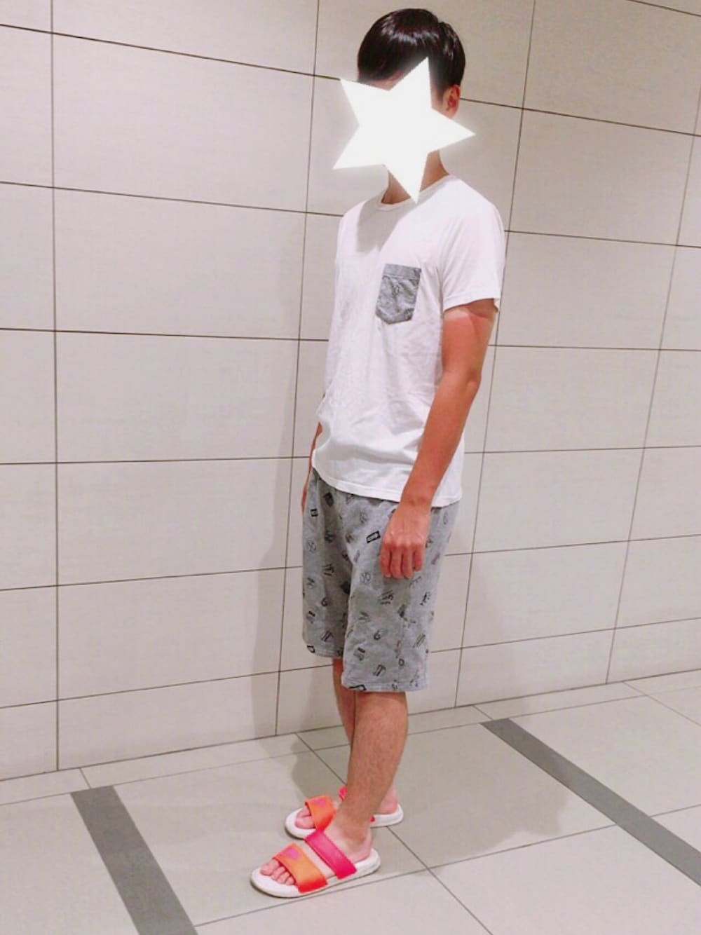 「セットアップ、夏コーデ、NIKE、ベナッシデュオ、ネオンカラー、URBAN RESEARCH、ラフ、シンプル」｜「URBAN RESEARCHのGOODMEALS＆CO POCKET TEE（Tシャツ/カットソー、ホワイト系）」を使った、Dさん（メンズ・173cm）の夏コーディネートの1枚目の写真