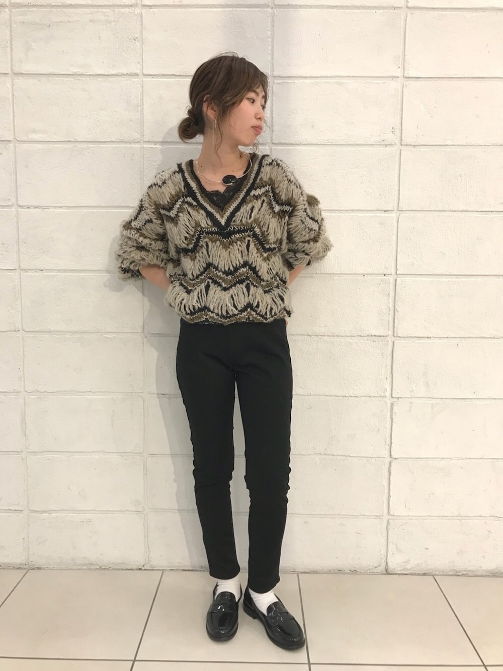 「秋コーデ、今日のコーデ、ボリューム袖、大人カジュアル、シンプルコーデ、ジョンブル、ジョンブルプライベートラボ、johnbull、Johnbull Private labo」｜「ONE ON ONEのアイテム（ニット/セーター、その他）」を使った、りりこさん（レディース・155cm）の秋コーディネートの1枚目の写真