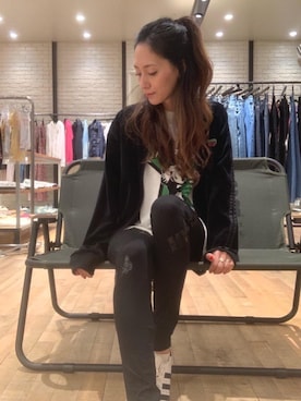 「バックプリント」｜「アイテム（ジャージ）」を使った、kanaさん（レディース・172cm）の夏コーディネート